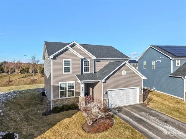 3847 Gold Cup Ln, Naperville, IL 60564