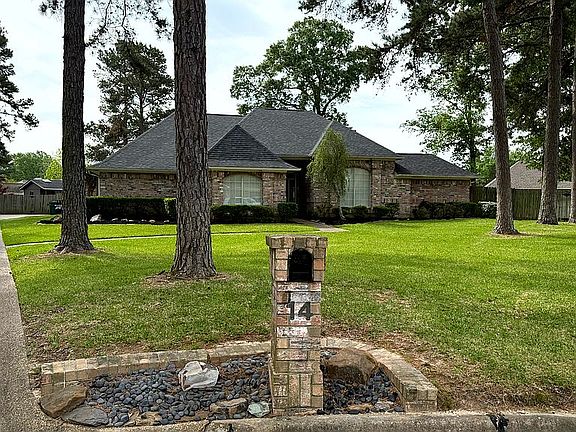 2nd image of 14 Stoneridge Cir