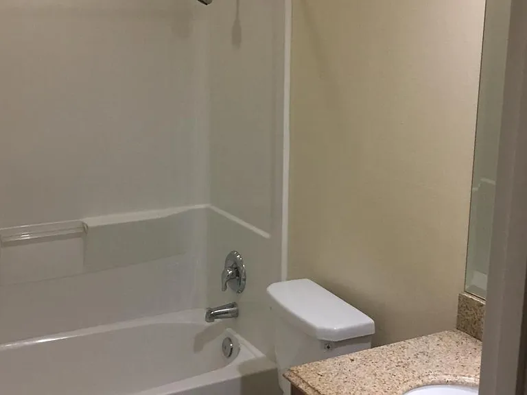 21529 Saticoy St #103 — Photo 7