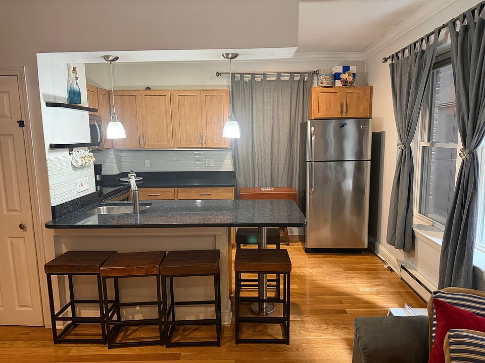 1st image of 38A Charter St #2