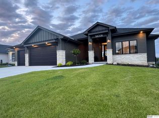 19006 Acorn Dr, Gretna, NE 68028
