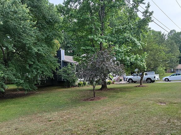 4th image of 601 Granite Ln