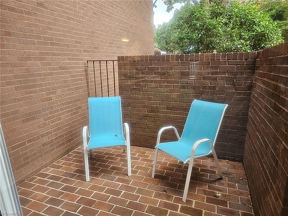 4th image of 113 Forest View Dr