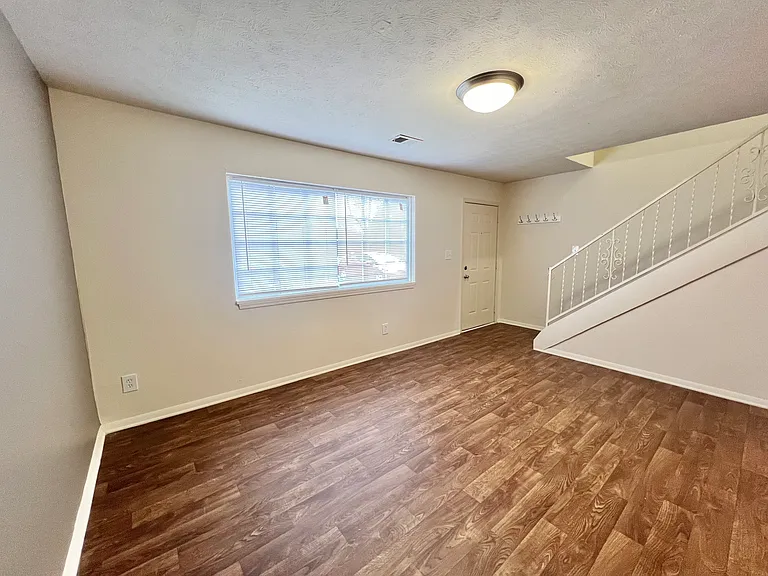 Glenview Apartments — Photo 72