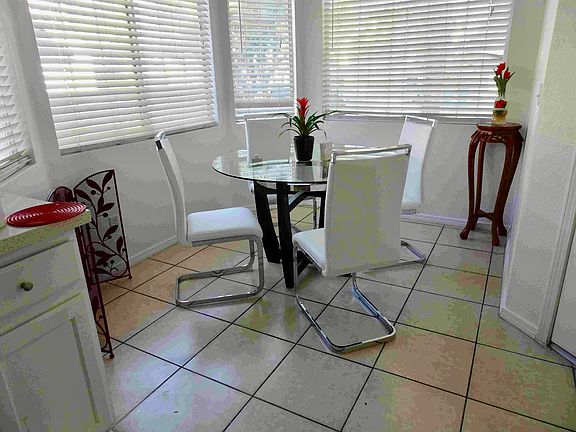 Bright Eat in Dining off Kitchen