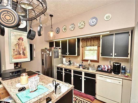 4th image of 808 E Main St