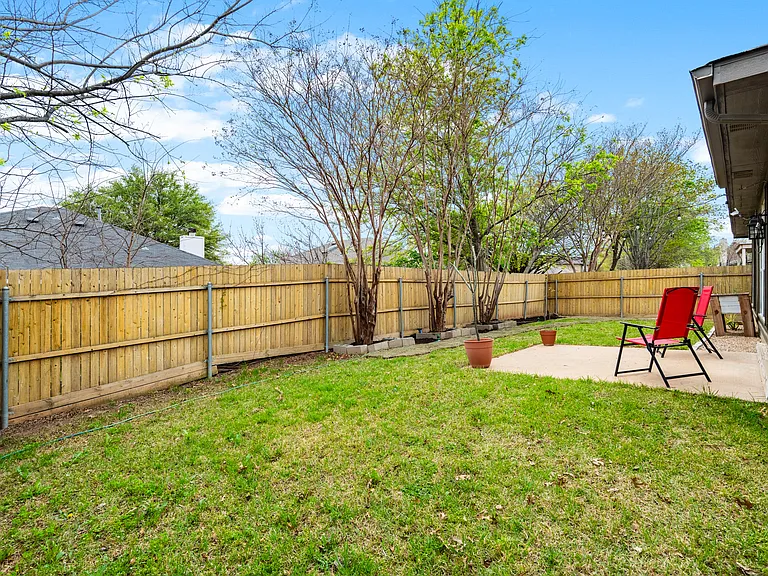1011 Ridgecrest Dr — Photo 21