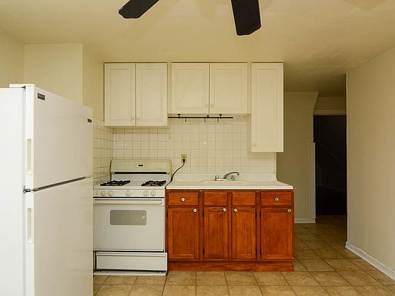 2nd image of 5640 N Ashland Ave #5