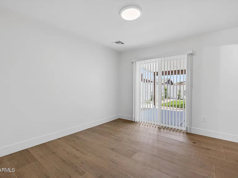 5407 W Holly St — Photo 22