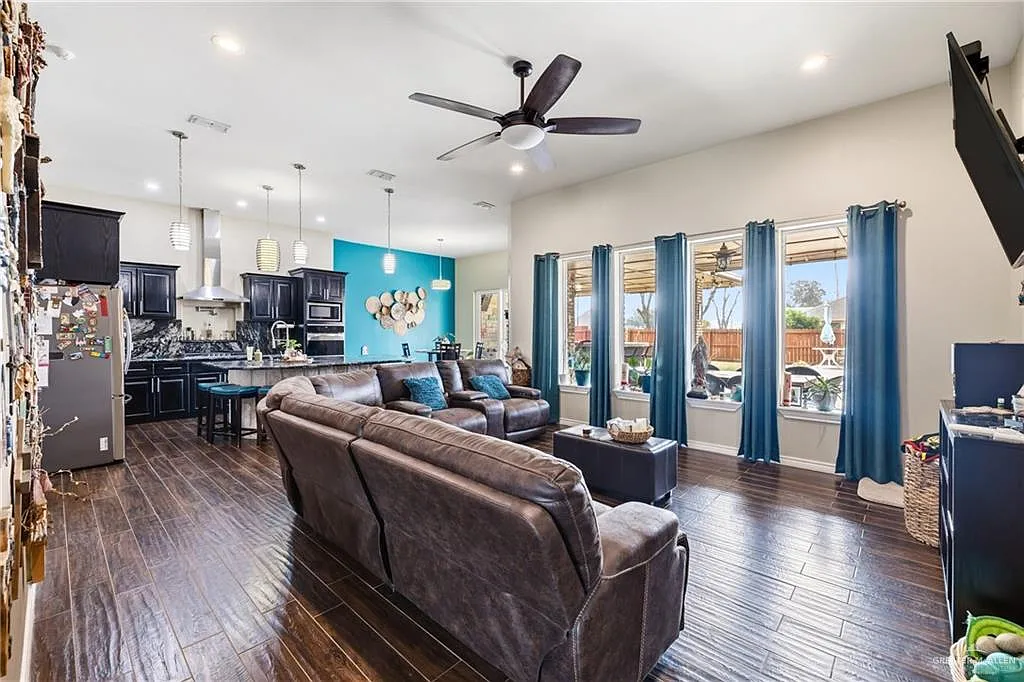4 bed, 5.0 bath, 3407 sqft, $3,800 — Photo 4