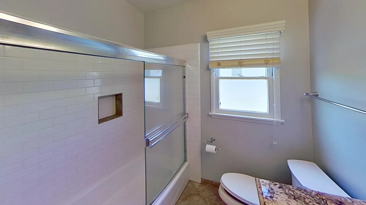 Building Photo - 270 La Verne Ave #A