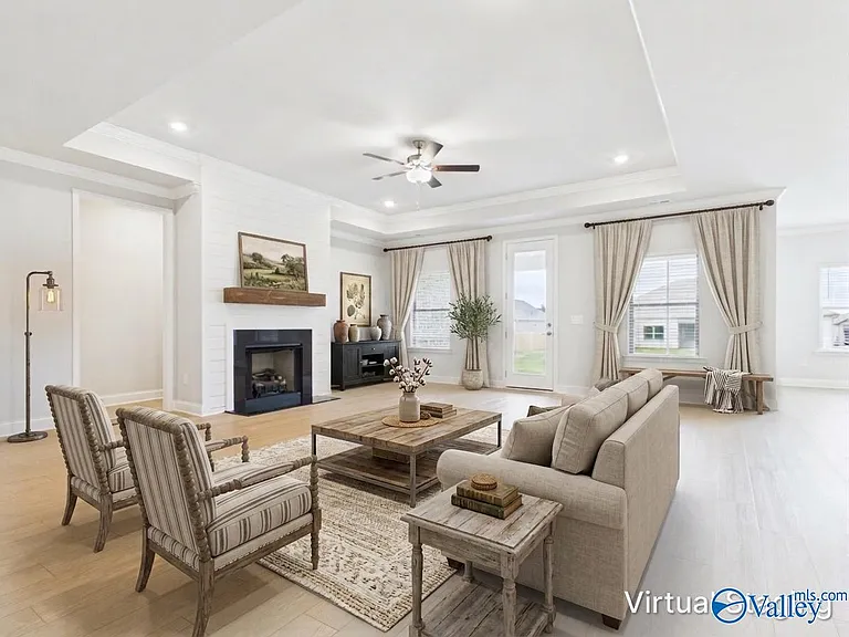 22619 Donahue Dr — Photo 13