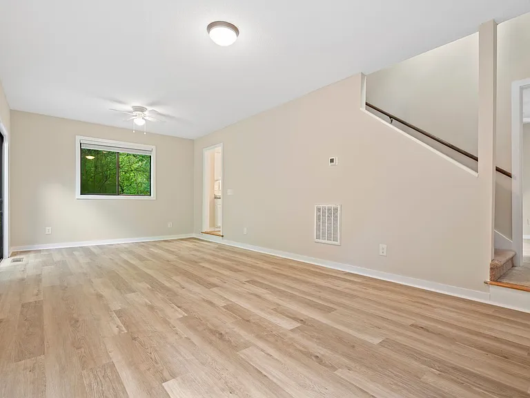 101 Walden Dr — Photo 3