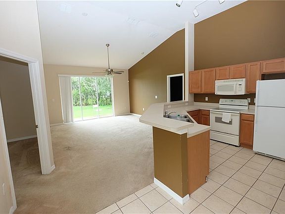 3rd image of 2044 Winterset Dr