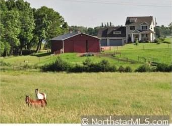 Sits on 10 acres,w/270' of Lakeshore.