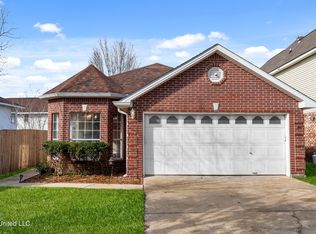19384 W Lake Village Dr, Gulfport, MS 39503