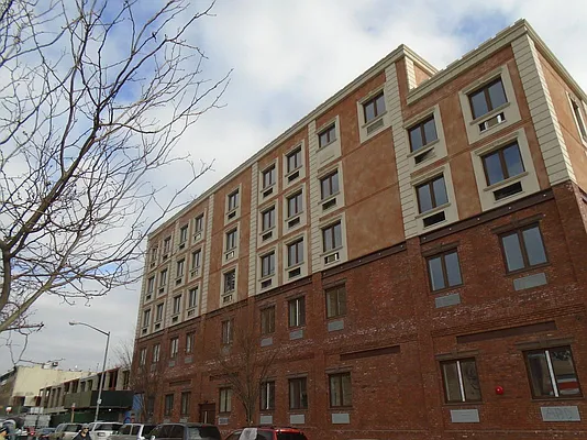 Rented by 18 REALTY | media 2