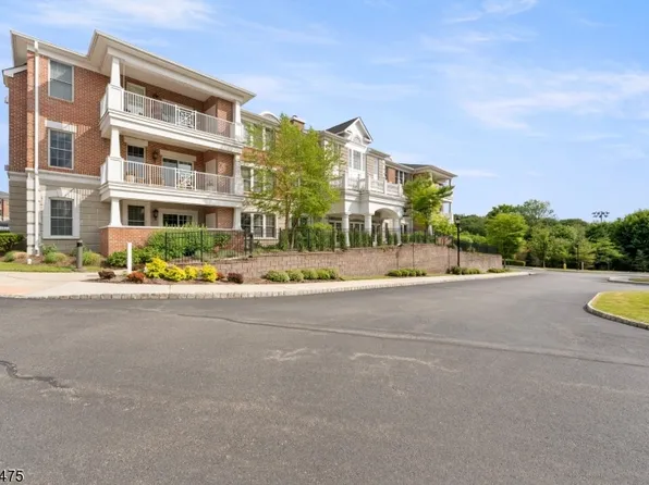 38 Four Seasons Dr #38, North Caldwell Boro, NJ 07006
