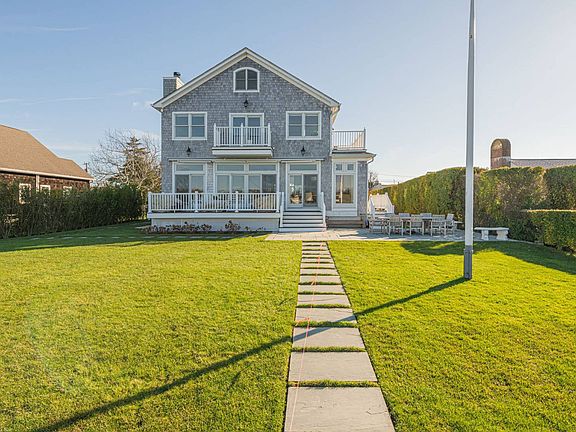 4th image of 15 Middle Pond Ln