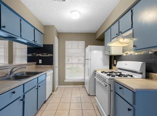 10164 Inwood Hollow Ln, Houston, TX 77088