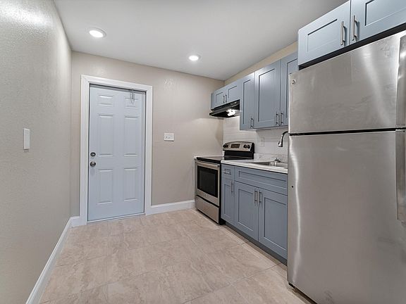 4th image of 1408 Avenue J