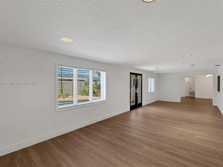 6341 NE 22nd Ave — Photo 20
