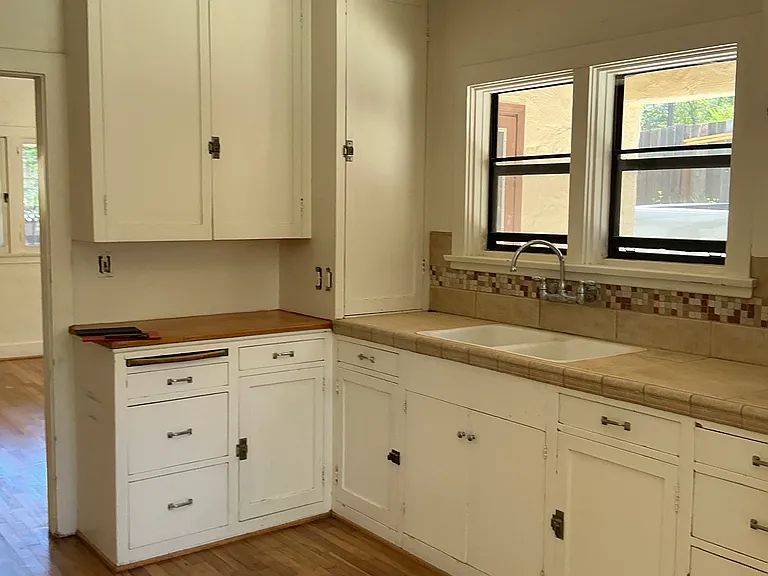 504 W Aliso St #1 — Photo 3