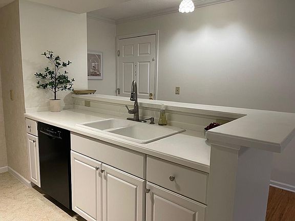 3rd image of 5935 N High St APT 215