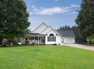 104 Windsor Park Dr, Dobson, NC 27017