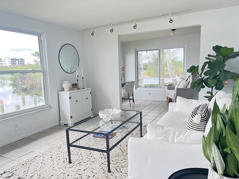 351 Renoir Dr — Photo 7