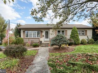 427 W Locust St, Cleona, PA 17042