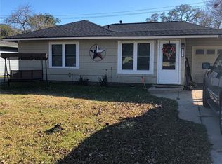 114 Jonquil St, Lake Jackson, TX 77566