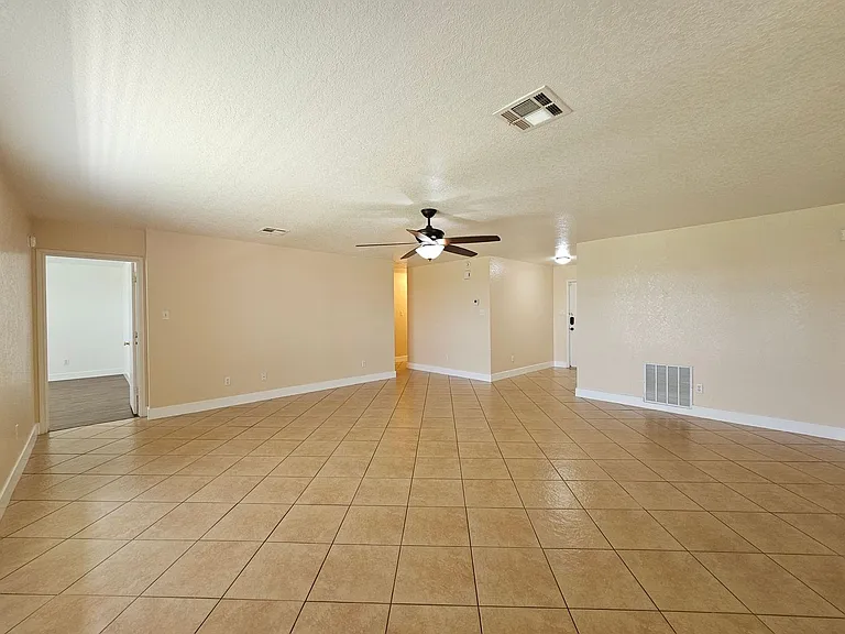 5106 Holster Dr — Photo 7