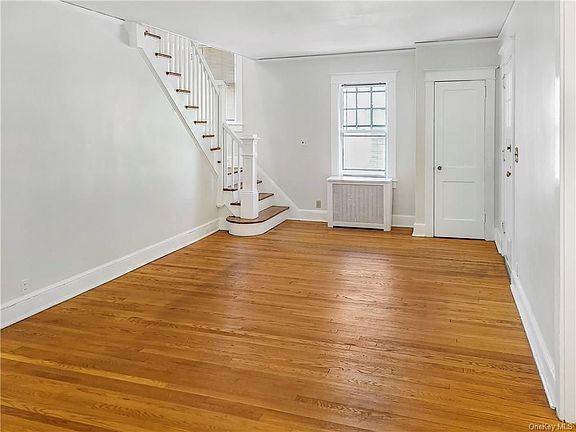 4th image of 33 Ogden Ave