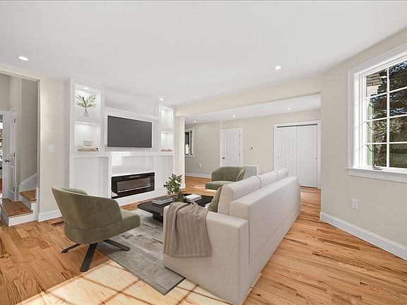 4th image of 39 Spring St