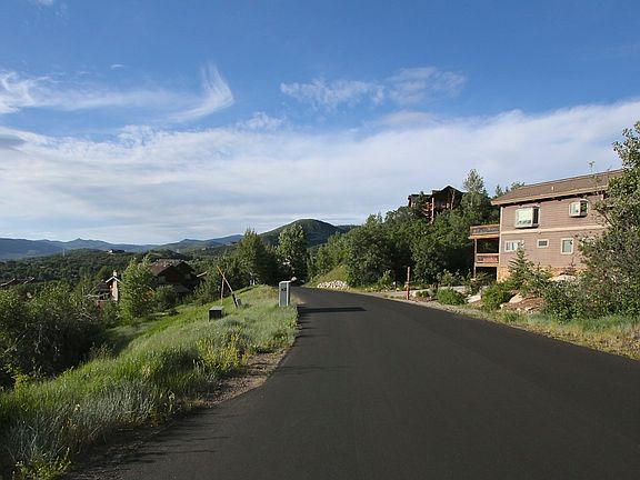 3rd image of 2137 Overlook Ln
