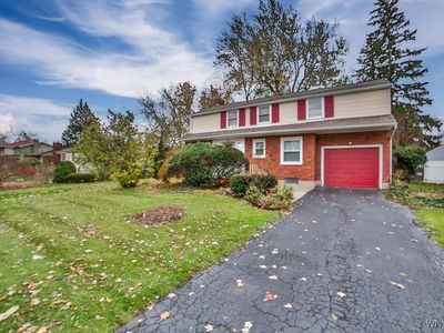 8639 Griffon Ave, Niagara Falls, NY, 14304