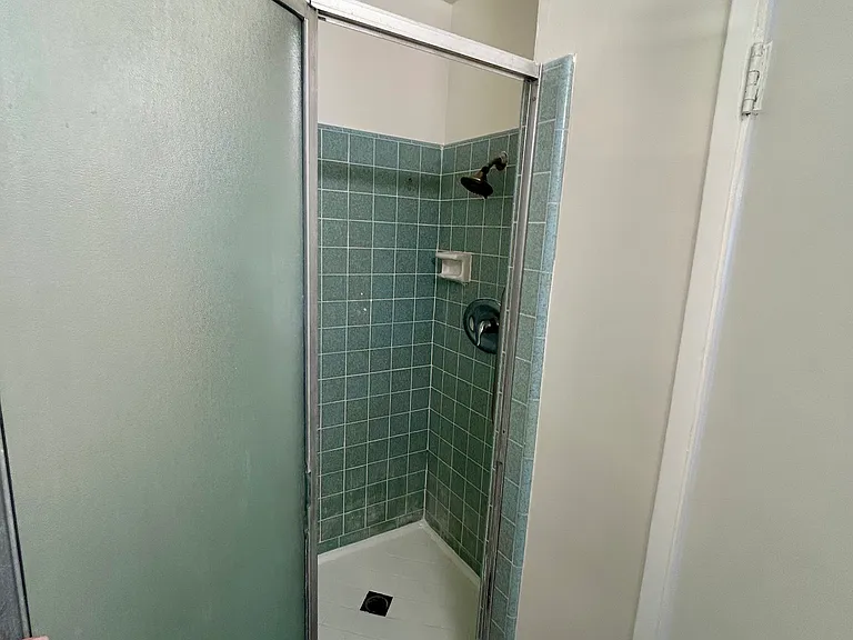 1107 Holly Ave #7 — Photo 8