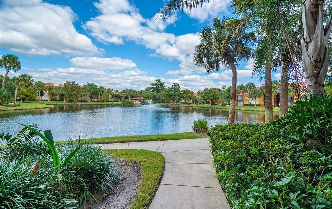 1 bed, 1.0 bath, 734 sqft, $1,750 — Photo 1