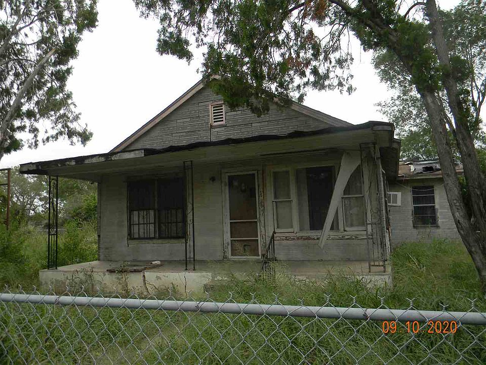 1st image of 1105 Fresno St