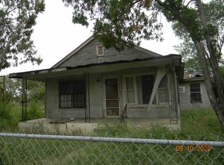 1105 Fresno St, Zapata, TX 78076