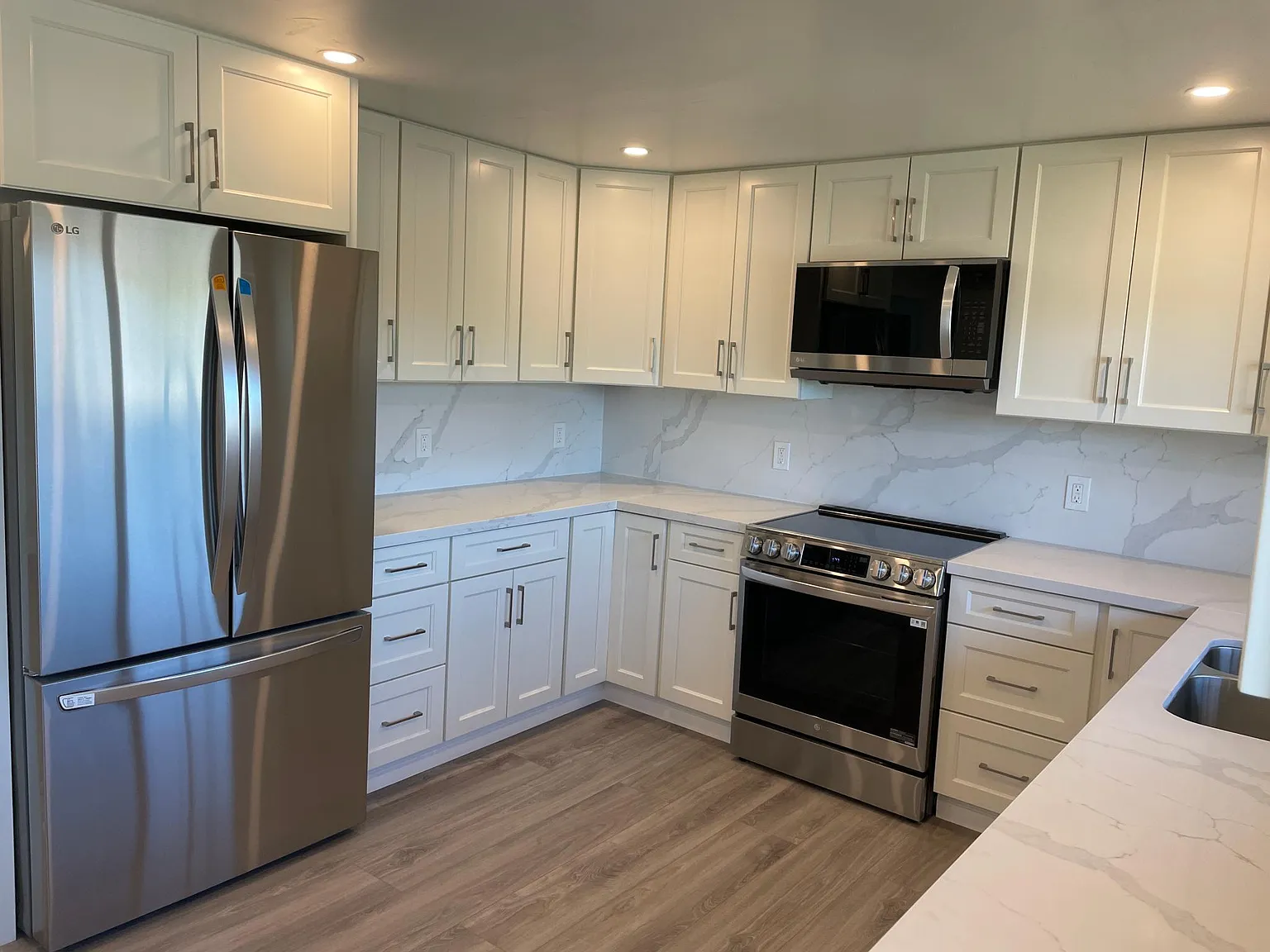 6572 Crown Blvd — Photo 3