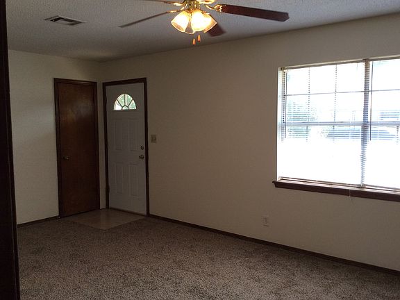 2nd image of 806 E Poplar Ave
