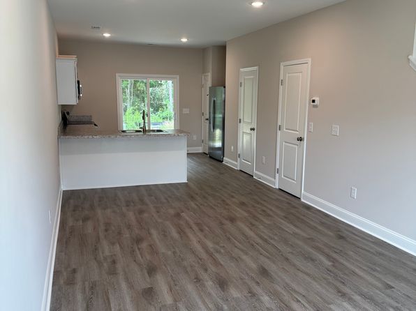 106 Loren Rd
