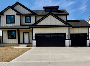 4656 177th St, Waukee, IA 50263