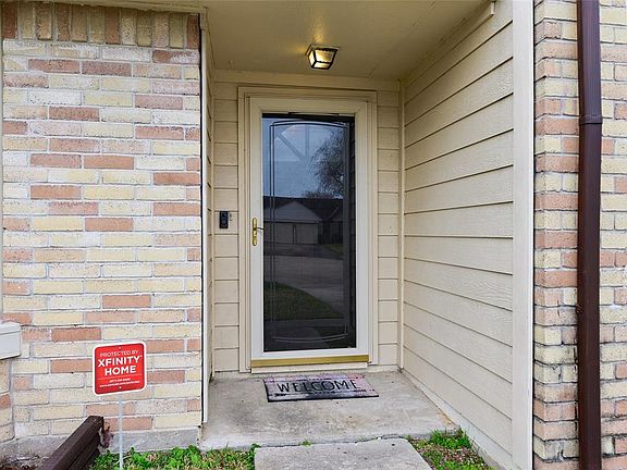 3rd image of 1803 Cliffdale Dr
