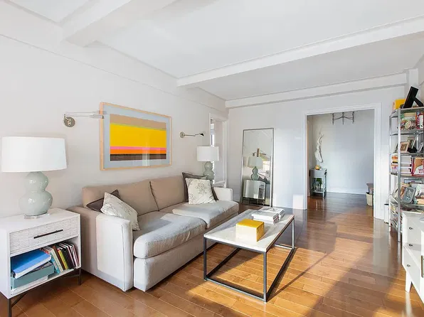 433 W 34th St APT 8A, New York, NY 10001