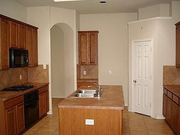 3rd image of 5667 Imperial Meadow Dr
