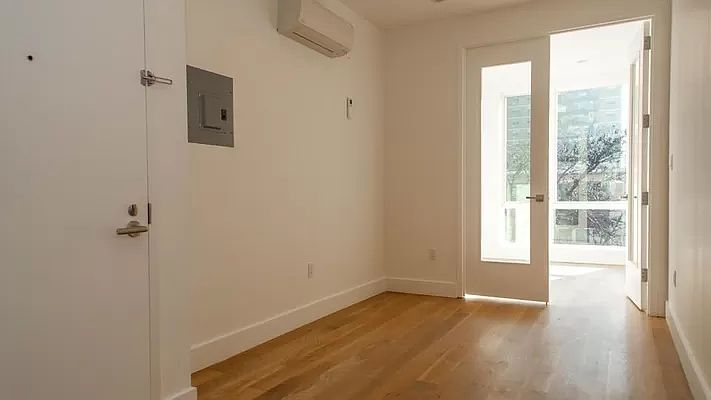 1st image of 89 Montrose Ave #2L