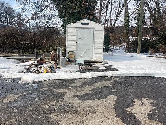 5th image of 13901 Telegraph Rd